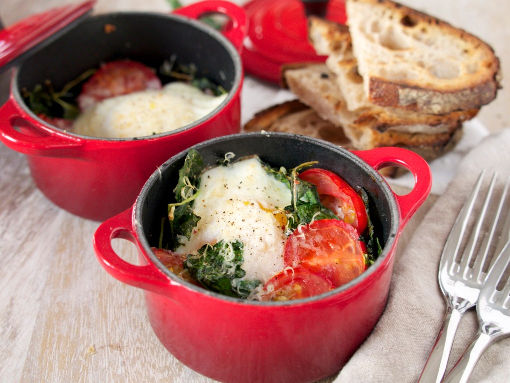 Baked Eggs with Kale &&nbsp;Tomatoes