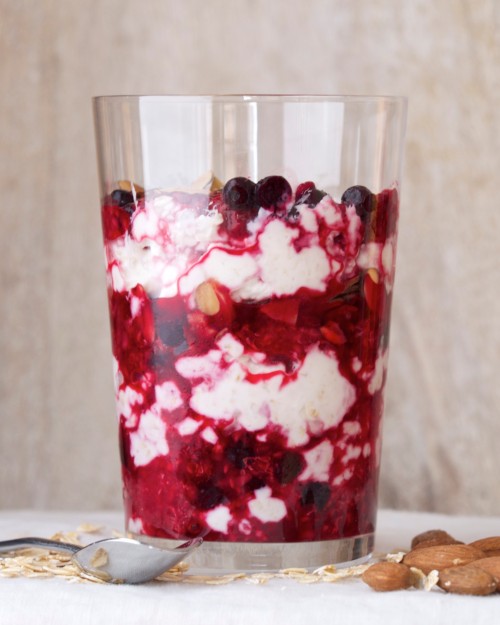 Rolled Oats with Greek Yogurt & Mixed Berries